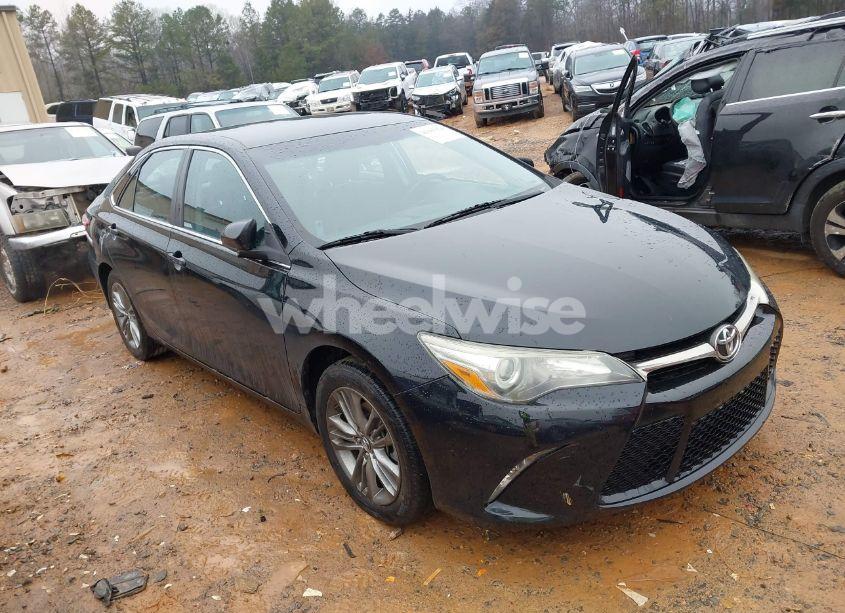 2016 Toyota Camry SE (VIN 4T1BF1FK4GU187327) main photo