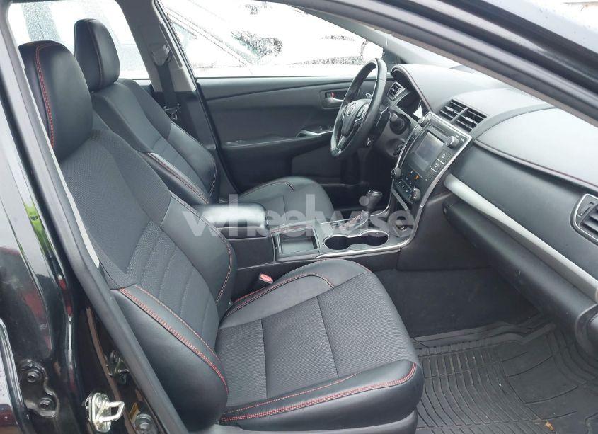 Photo 5 of 2016 Toyota Camry SE (VIN 4T1BF1FK4GU202943)