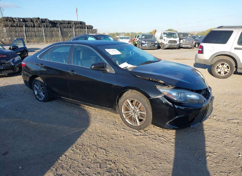 2016 Toyota Camry SE (VIN 4T1BF1FK4GU203901) main photo