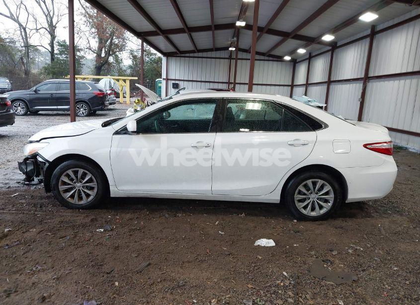 Photo 15 of 2016 Toyota Camry LE (VIN 4T1BF1FK4GU217278)