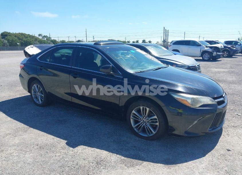 2016 Toyota Camry SE (VIN 4T1BF1FK4GU226210) main photo