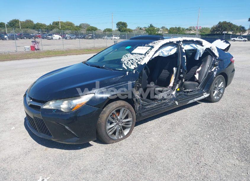 Photo 2 of 2016 Toyota Camry SE (VIN 4T1BF1FK4GU226210)