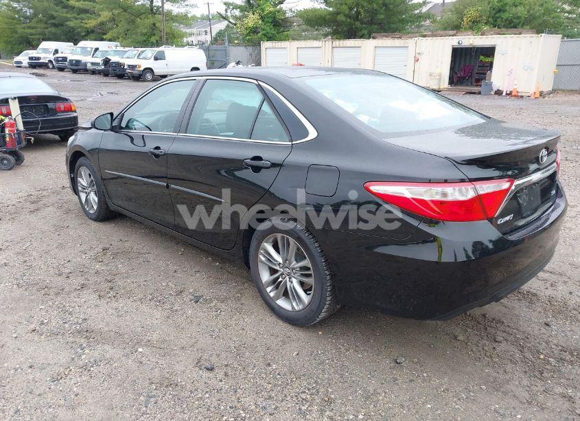 Photo 3 of 2016 Toyota Camry LE/SE/XLE/XSE (VIN 4T1BF1FK4GU235019)