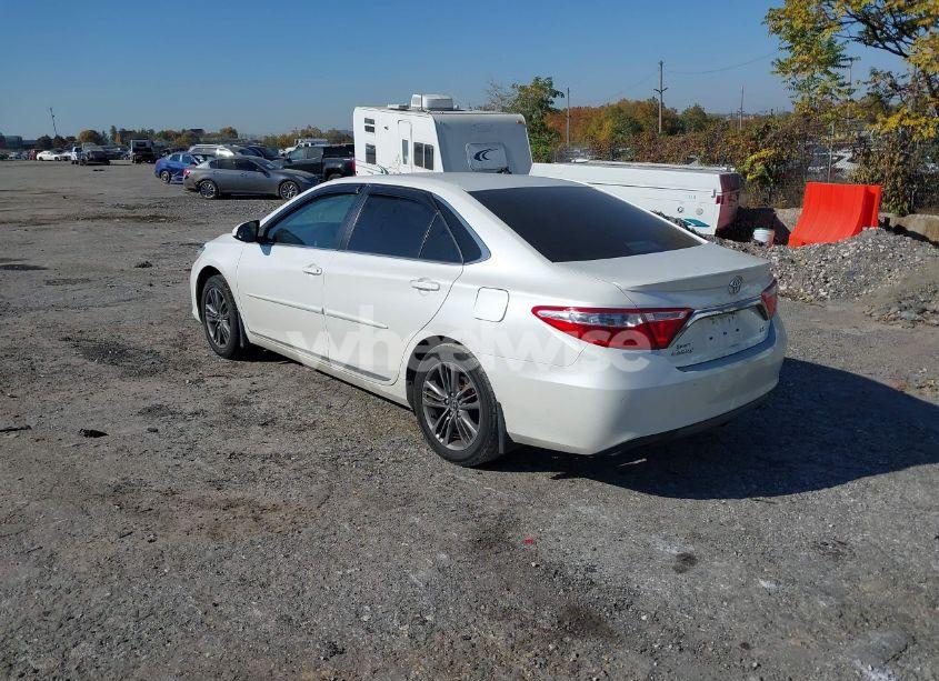 Photo 3 of 2016 Toyota Camry SE (VIN 4T1BF1FK4GU241872)