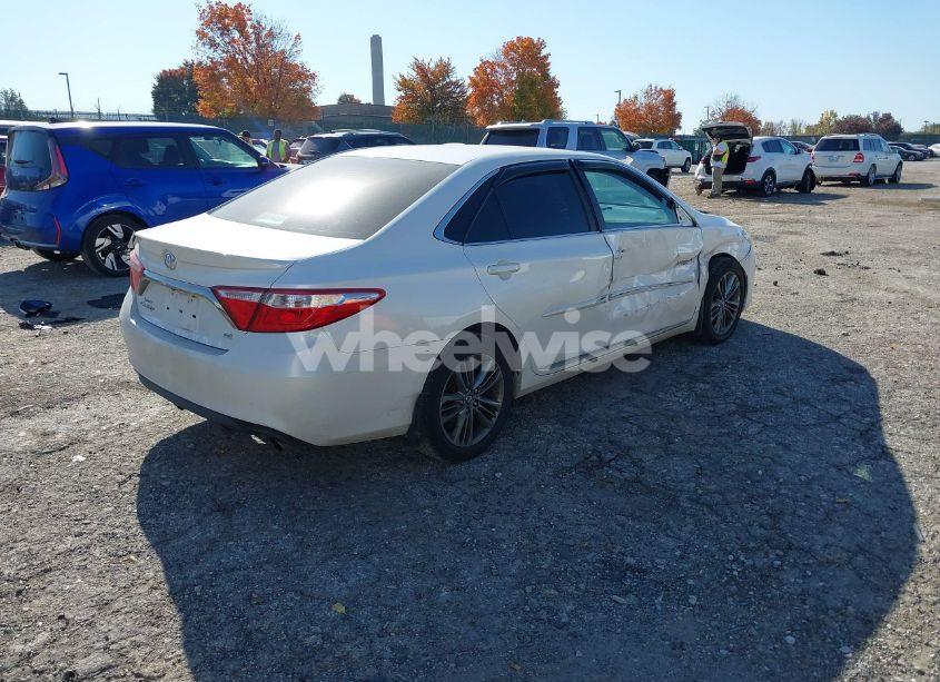 Photo 4 of 2016 Toyota Camry SE (VIN 4T1BF1FK4GU241872)
