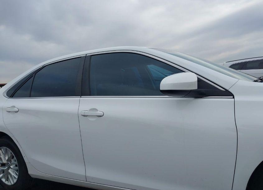 Photo 14 of 2016 Toyota Camry LE (VIN 4T1BF1FK4GU247266)