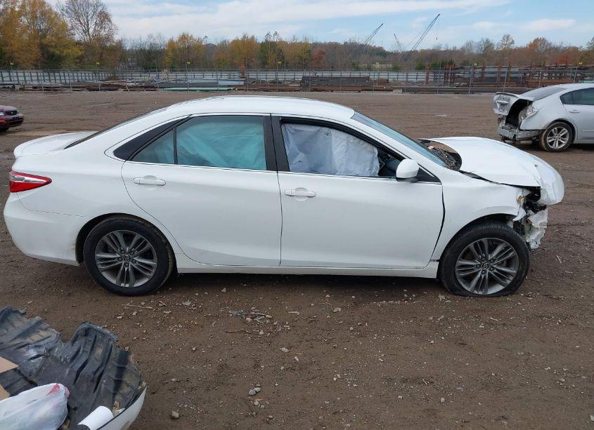 Photo 13 of 2016 Toyota Camry SE (VIN 4T1BF1FK4GU511215)