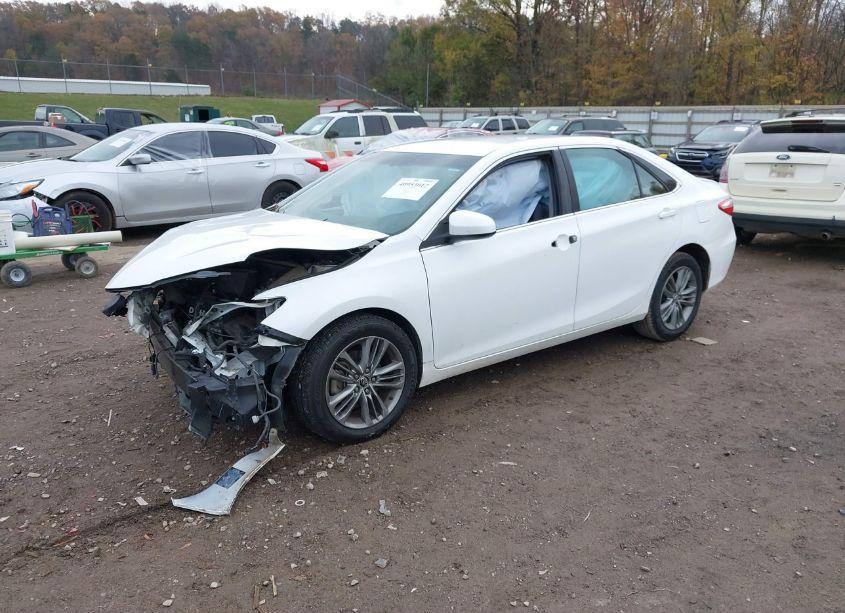 Photo 2 of 2016 Toyota Camry SE (VIN 4T1BF1FK4GU511215)