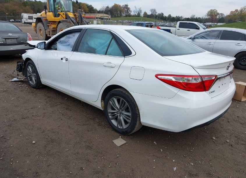 Photo 3 of 2016 Toyota Camry SE (VIN 4T1BF1FK4GU511215)