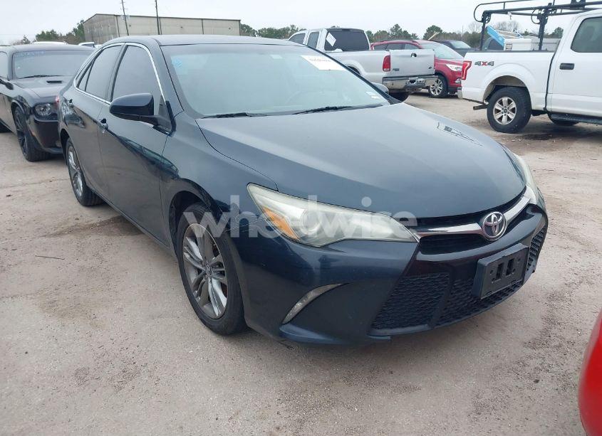 2016 Toyota Camry SE (VIN 4T1BF1FK4GU511344) main photo