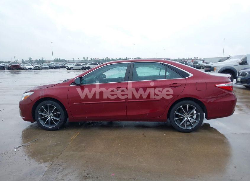 Photo 14 of 2016 Toyota Camry XSE (VIN 4T1BF1FK4GU521288)
