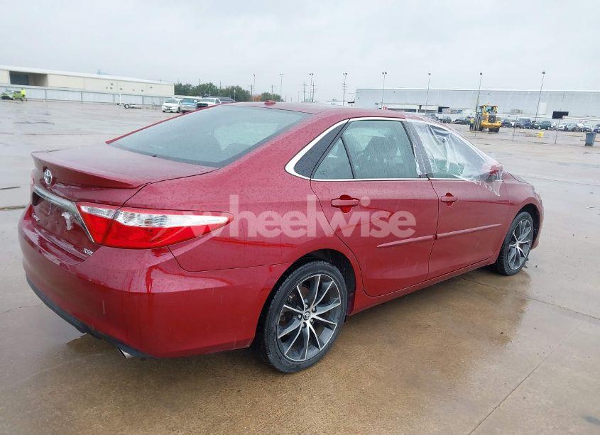 Photo 4 of 2016 Toyota Camry XSE (VIN 4T1BF1FK4GU521288)