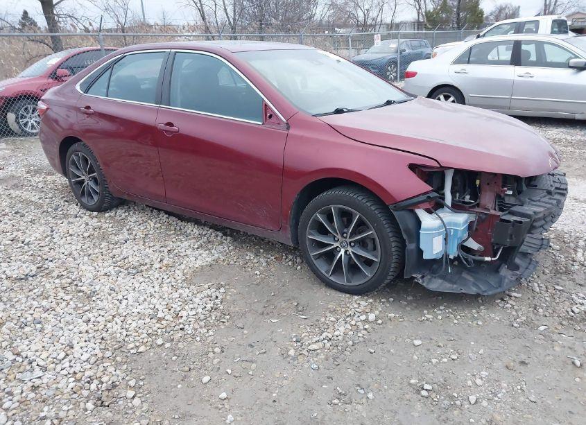 2016 Toyota Camry XSE (VIN 4T1BF1FK4GU562956) main photo