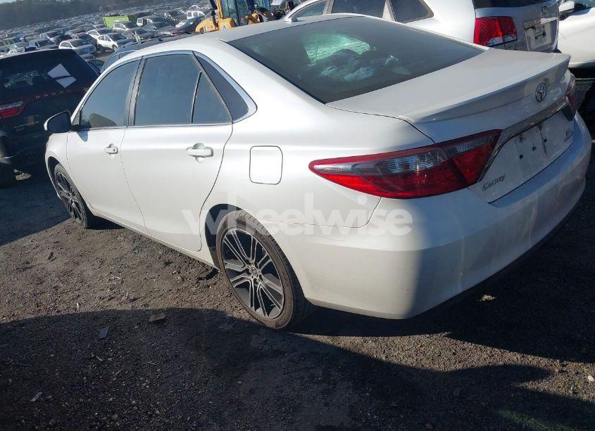 Photo 3 of 2016 Toyota Camry SE (VIN 4T1BF1FK4GU563203)