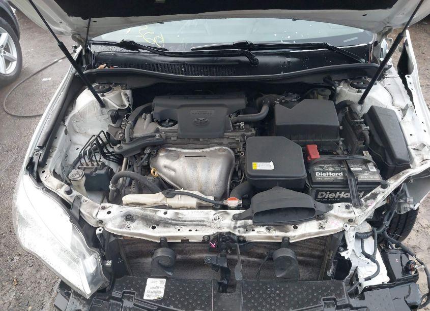 Photo 10 of 2016 Toyota Camry LE (VIN 4T1BF1FK4GU566425)