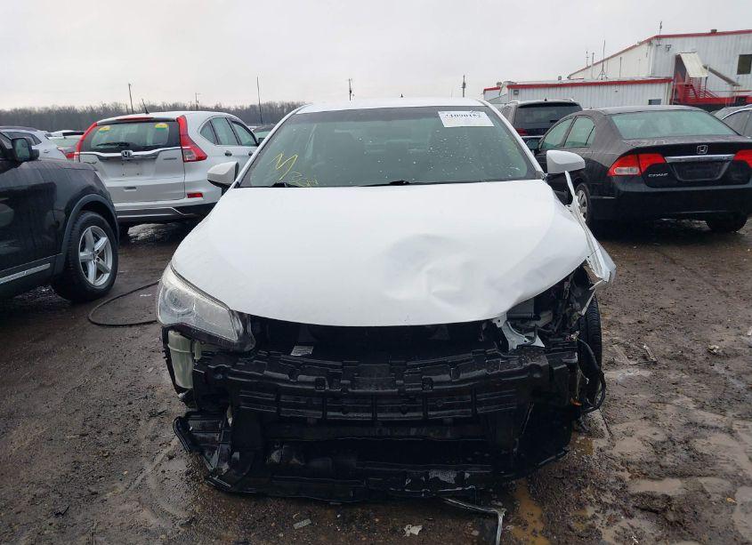 Photo 13 of 2016 Toyota Camry LE (VIN 4T1BF1FK4GU566425)