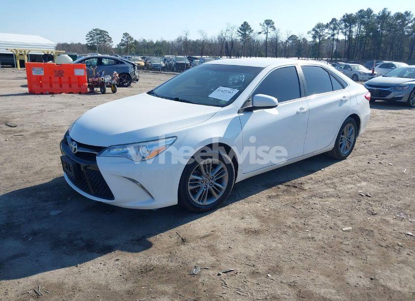 Photo 2 of 2016 Toyota Camry SE (VIN 4T1BF1FK4GU589557)