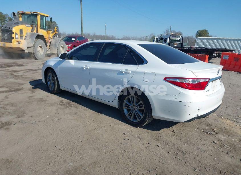 Photo 3 of 2016 Toyota Camry SE (VIN 4T1BF1FK4GU589557)