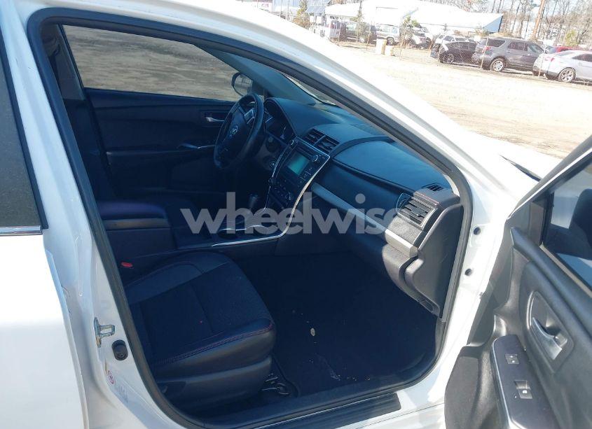 Photo 5 of 2016 Toyota Camry SE (VIN 4T1BF1FK4GU589557)