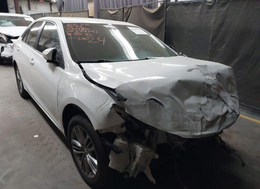 2016 Toyota Camry SE (VIN 4T1BF1FK4GU593091) main photo