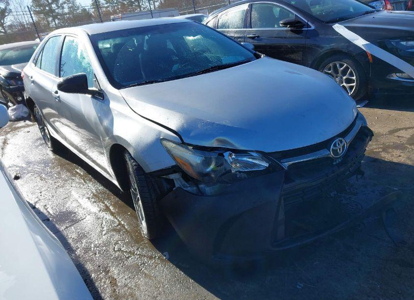 2016 Toyota Camry SE (VIN 4T1BF1FK4GU593320) main photo