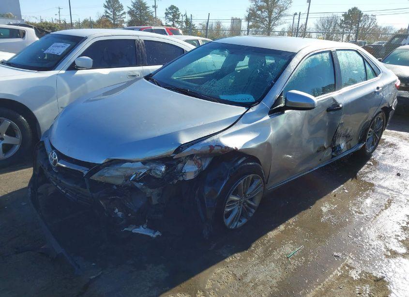 Photo 2 of 2016 Toyota Camry SE (VIN 4T1BF1FK4GU593320)