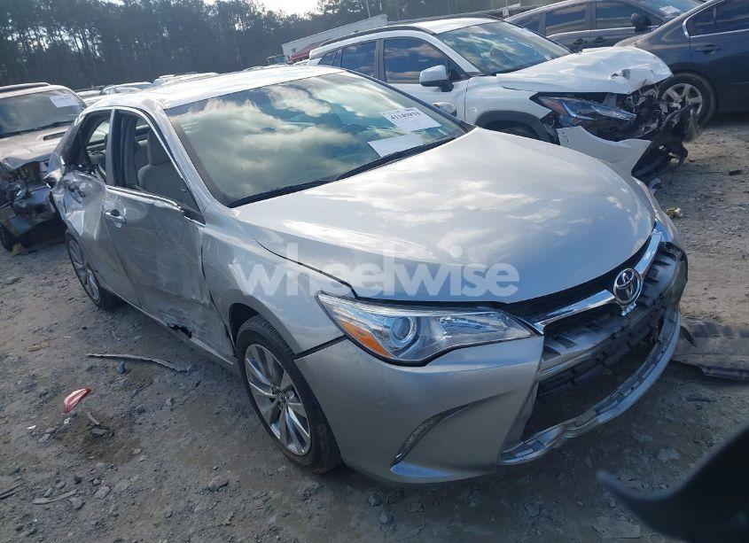 2016 Toyota Camry XLE (VIN 4T1BF1FK4GU594600) main photo