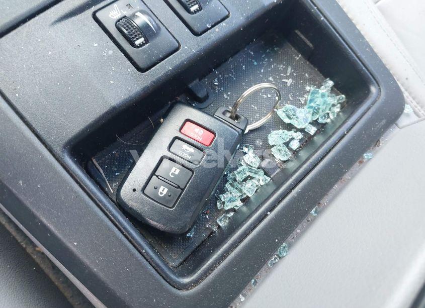 Photo 11 of 2016 Toyota Camry XLE (VIN 4T1BF1FK4GU594600)