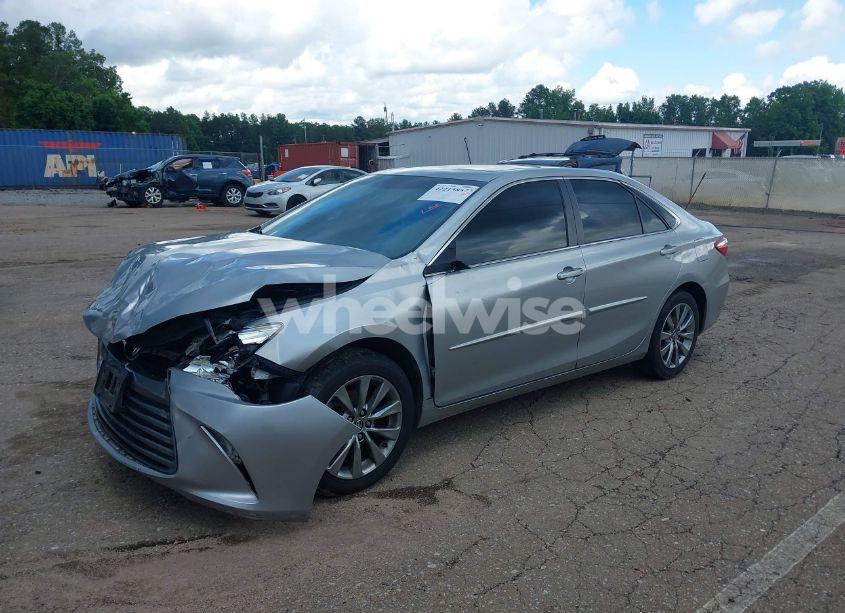 Photo 2 of 2016 Toyota Camry XLE (VIN 4T1BF1FK4GU594841)