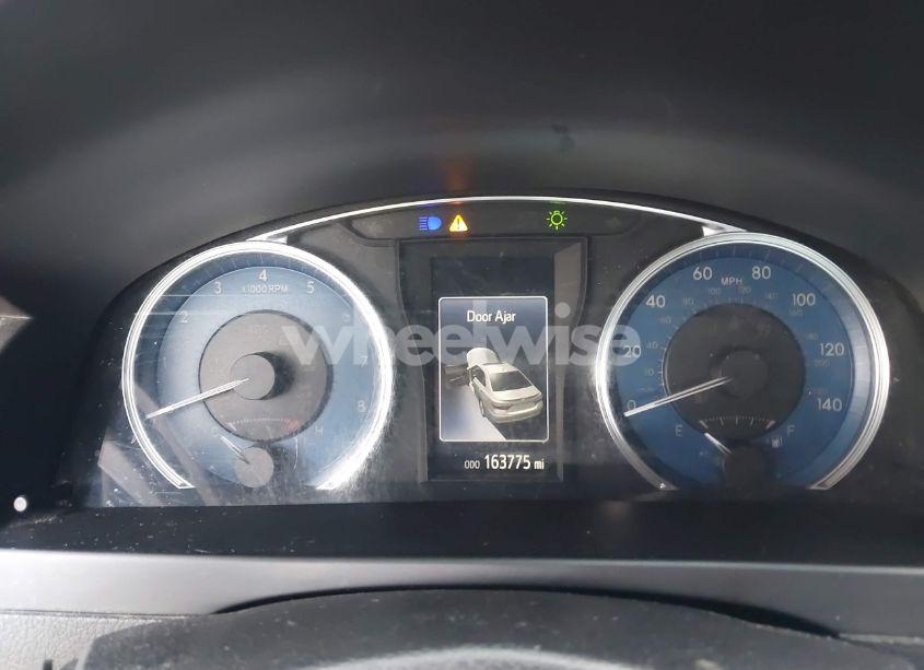 Photo 7 of 2016 Toyota Camry XLE (VIN 4T1BF1FK4GU594841)