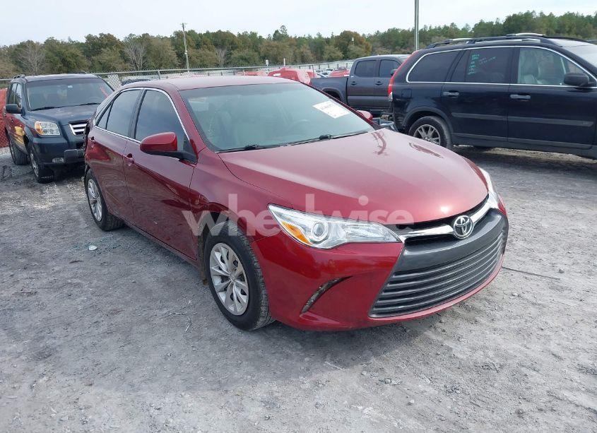 2016 Toyota Camry LE (VIN 4T1BF1FK4GU605000) main photo