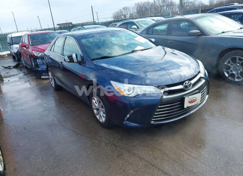 2016 Toyota Camry LE (VIN 4T1BF1FK4GU609919) main photo