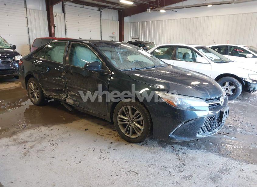 2016 Toyota Camry SE (VIN 4T1BF1FK4GU613341) main photo