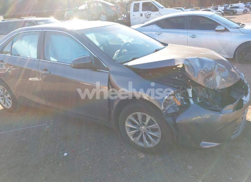 2017 Toyota Camry LE (VIN 4T1BF1FK4HU279460) main photo