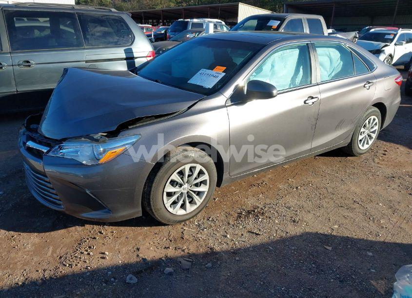 Photo 2 of 2017 Toyota Camry LE (VIN 4T1BF1FK4HU279460)