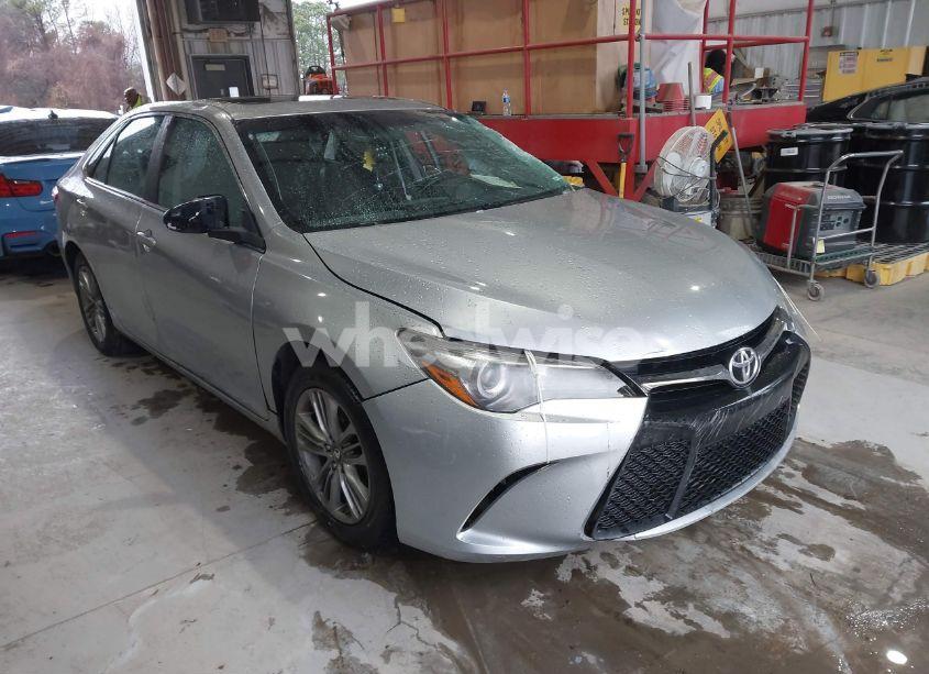 2017 Toyota Camry SE (VIN 4T1BF1FK4HU325028) main photo