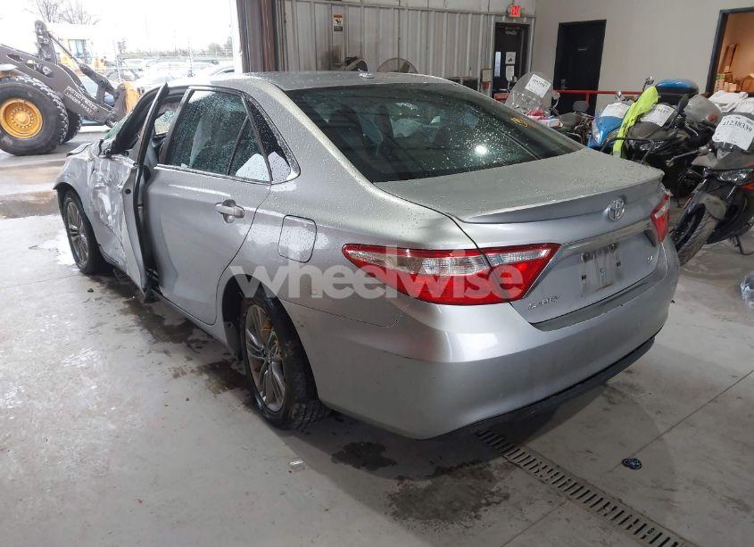 Photo 3 of 2017 Toyota Camry SE (VIN 4T1BF1FK4HU325028)