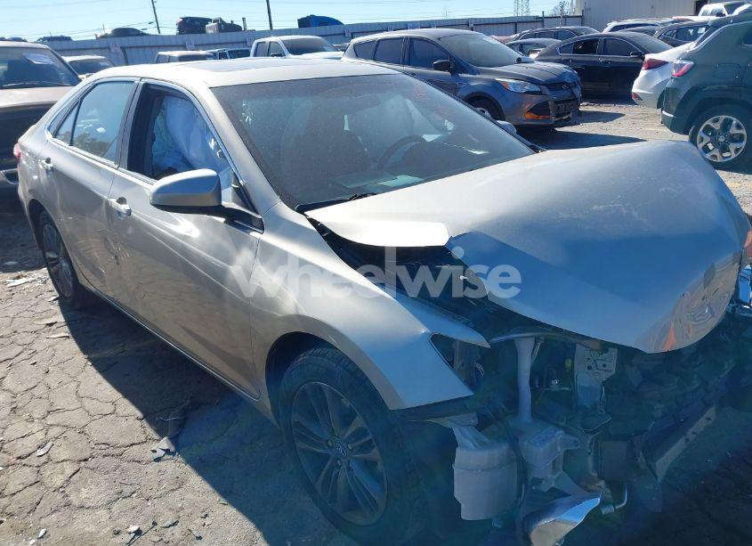 2017 Toyota Camry SE (VIN 4T1BF1FK4HU325045) main photo