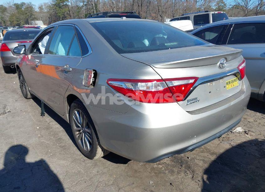 Photo 3 of 2017 Toyota Camry SE (VIN 4T1BF1FK4HU325045)