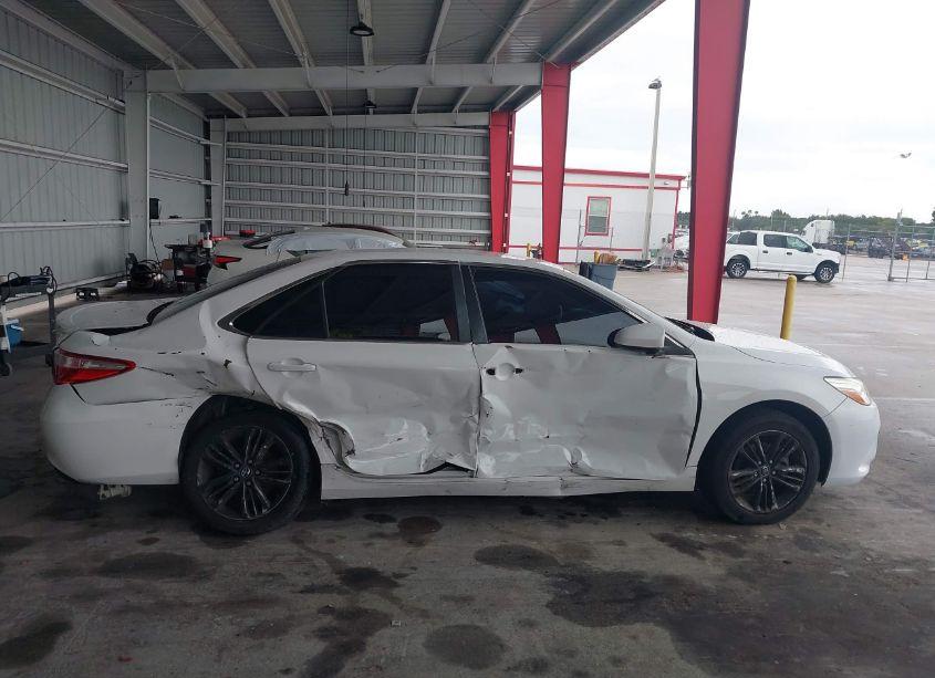 Photo 13 of 2017 Toyota Camry SE (VIN 4T1BF1FK4HU334053)