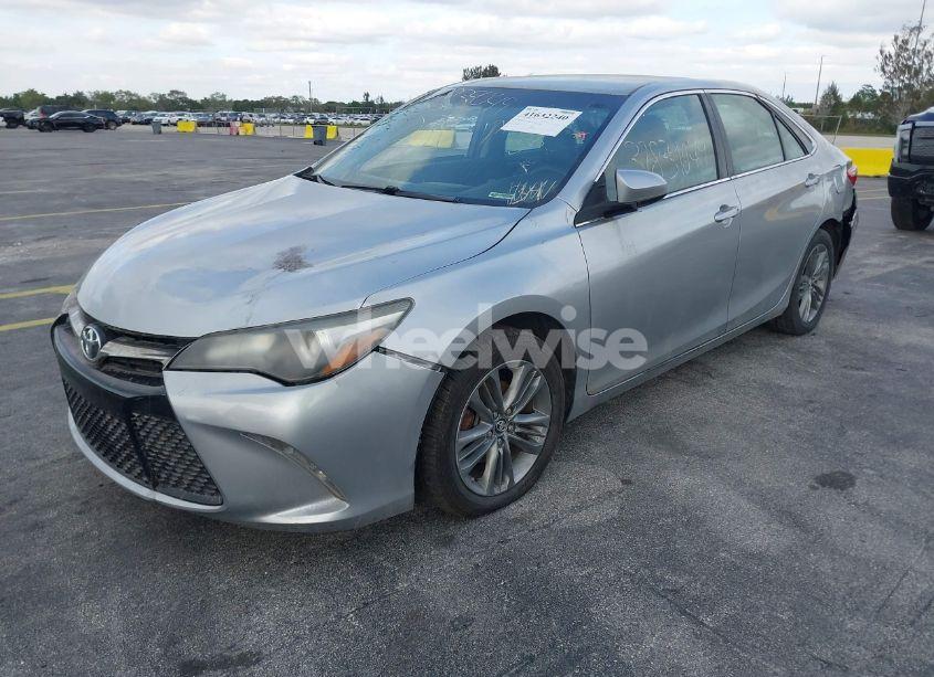 Photo 2 of 2017 Toyota Camry SE (VIN 4T1BF1FK4HU337860)