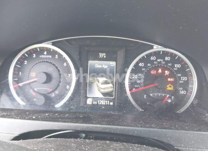 Photo 7 of 2017 Toyota Camry SE (VIN 4T1BF1FK4HU337860)