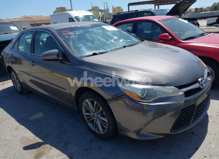 2017 Toyota Camry SE (VIN 4T1BF1FK4HU356263) main photo