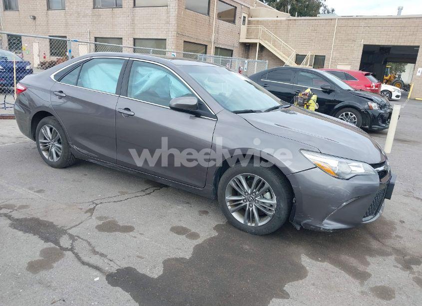 2017 Toyota Camry SE (VIN 4T1BF1FK4HU357509) main photo