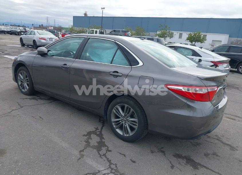 Photo 3 of 2017 Toyota Camry SE (VIN 4T1BF1FK4HU357509)