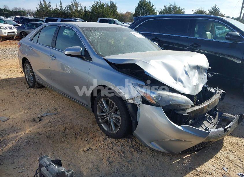 2017 Toyota Camry SE (VIN 4T1BF1FK4HU365884) main photo