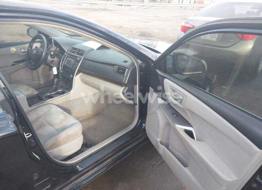 Photo 5 of 2017 Toyota Camry LE (VIN 4T1BF1FK4HU379929)