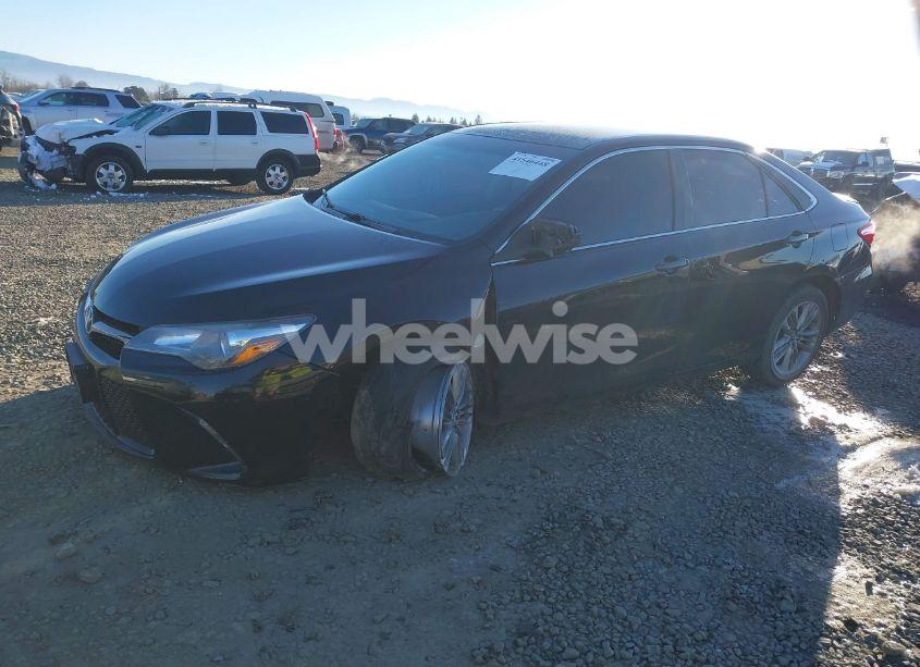 Photo 2 of 2017 Toyota Camry SE (VIN 4T1BF1FK4HU404361)