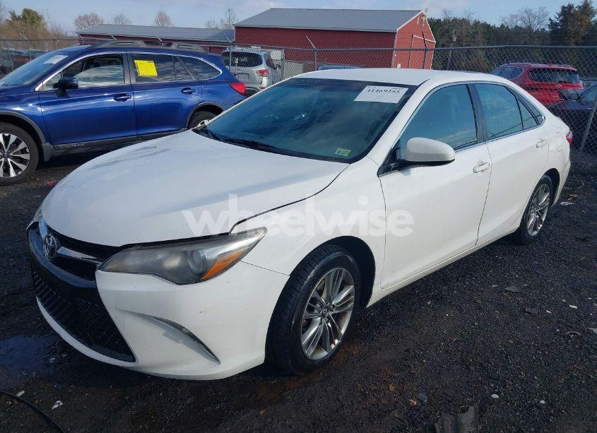 Photo 2 of 2017 Toyota Camry SE (VIN 4T1BF1FK4HU415893)