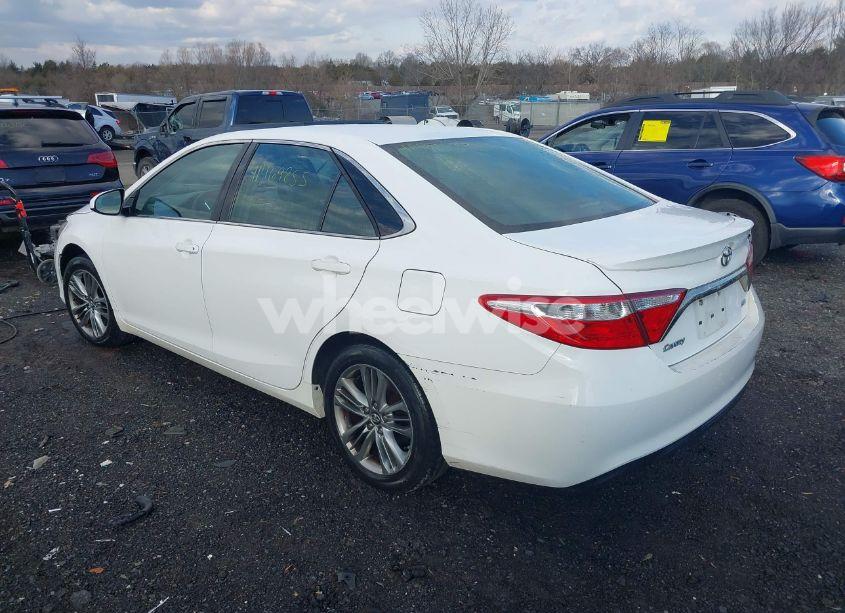 Photo 3 of 2017 Toyota Camry SE (VIN 4T1BF1FK4HU415893)